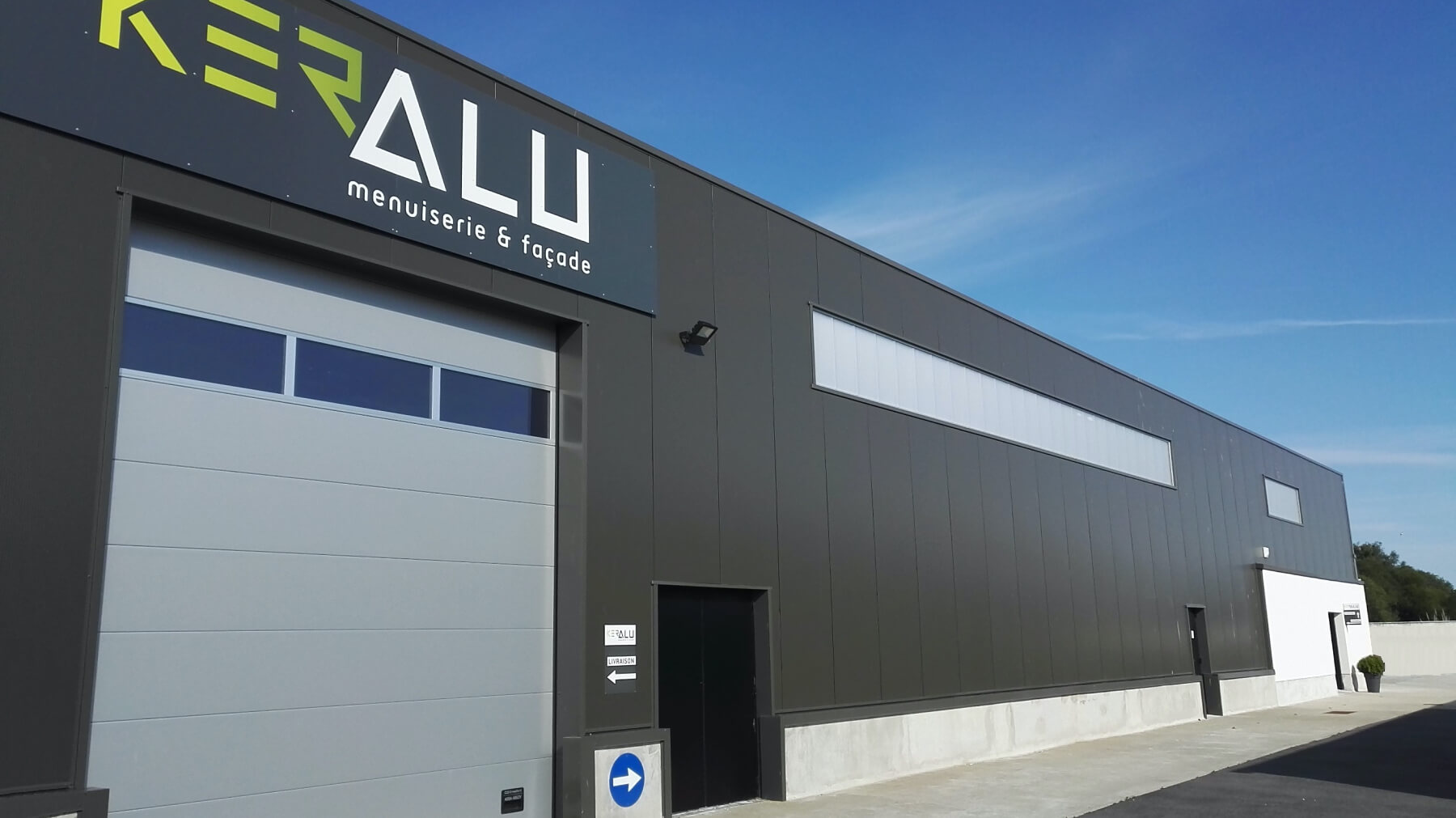 Ker Alu aluminium menuiserie Lorient Façade du bâtiment et atelier